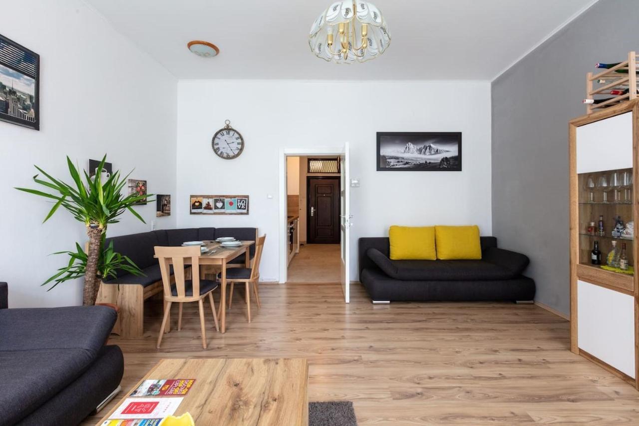 Sunny Renovated Apartment Close To Downtown Viena Exterior foto