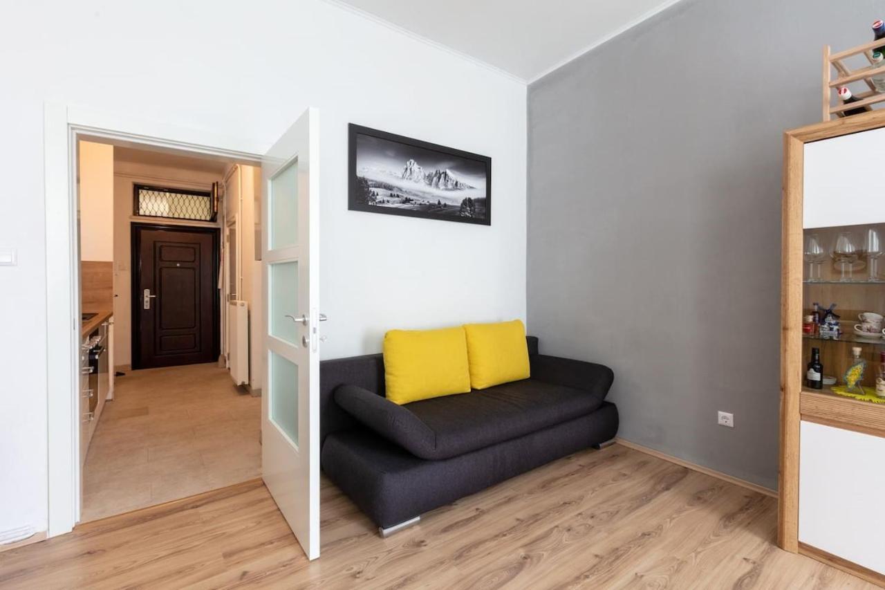 Sunny Renovated Apartment Close To Downtown Viena Exterior foto