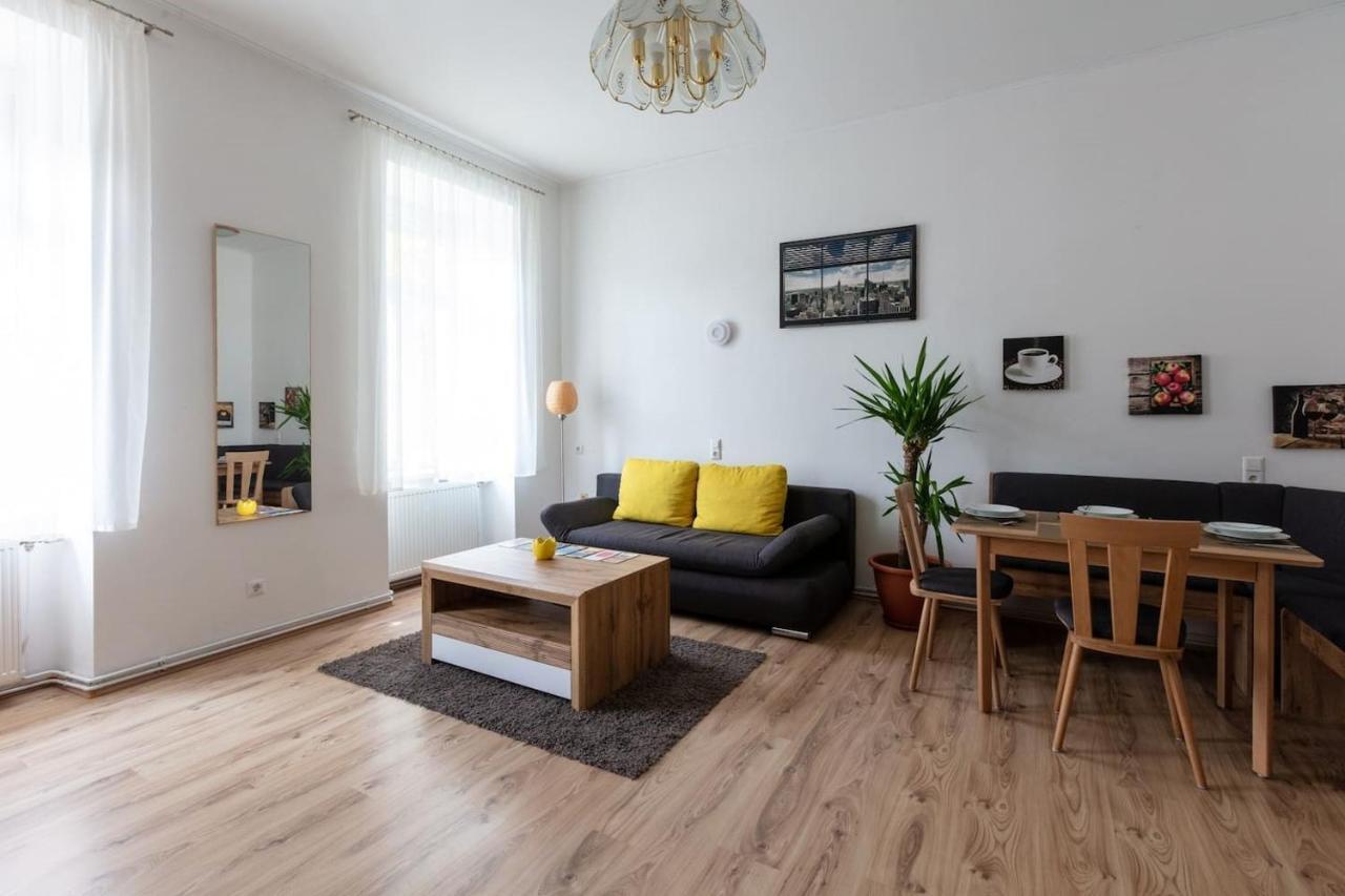 Sunny Renovated Apartment Close To Downtown Viena Exterior foto