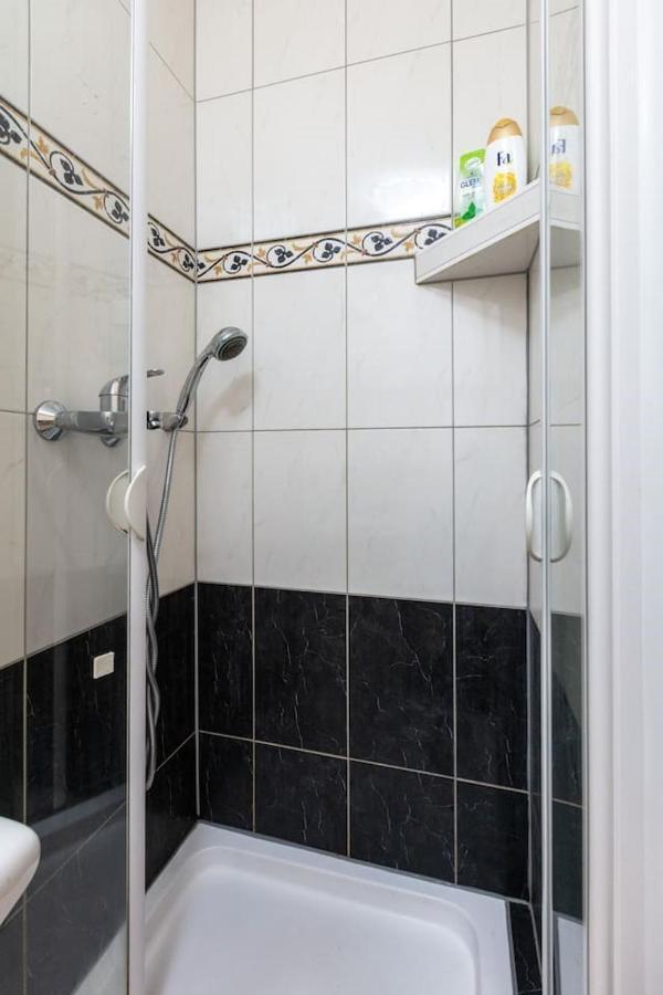 Sunny Renovated Apartment Close To Downtown Viena Exterior foto